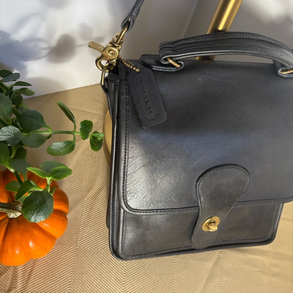 RARE! Vintage Coach Navy Leather Crossbody #0032-323
Made in the United States! - Picture 5 of 15